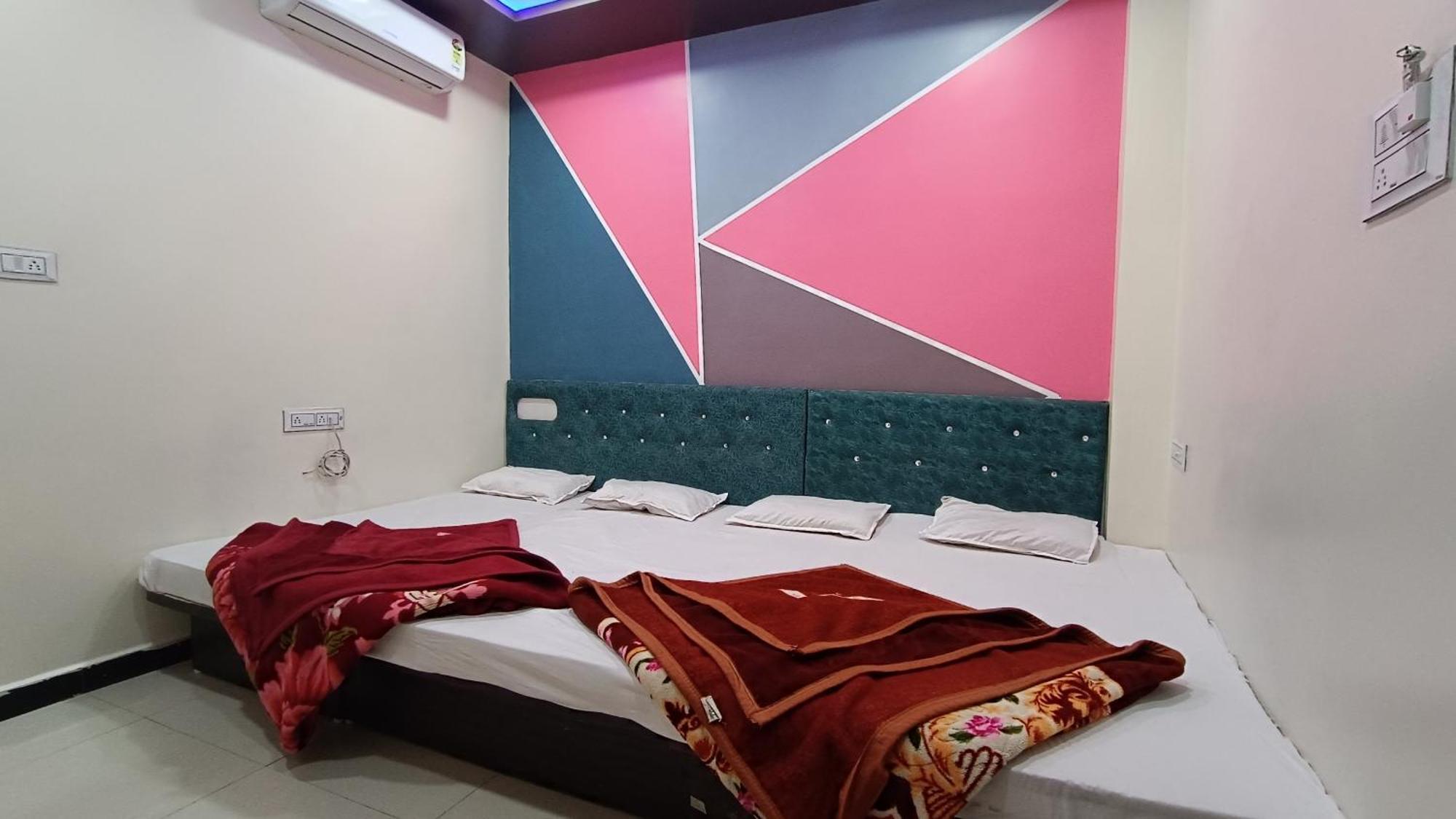 Hardik Palace Уджайн Екстериор снимка