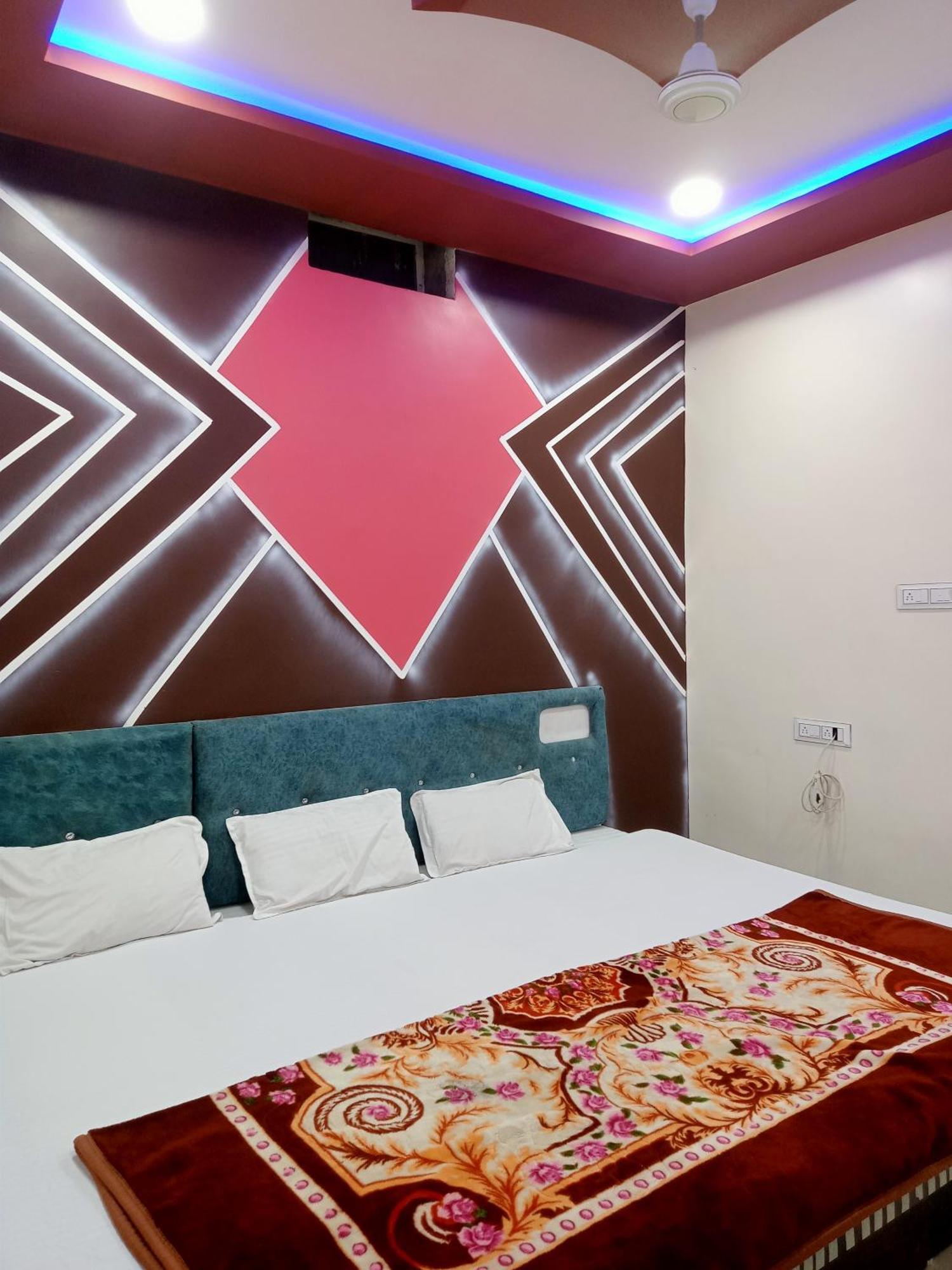 Hardik Palace Уджайн Екстериор снимка